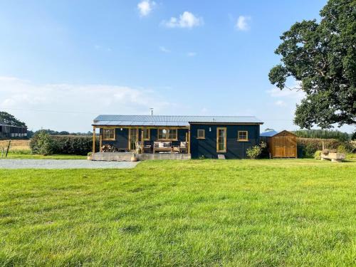 The Meadow Snug