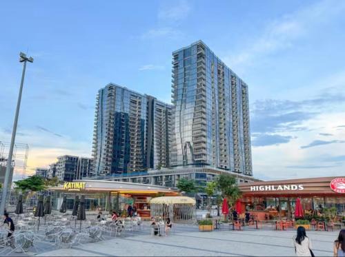 THE METROPOLE Apartment Complex OPERA-GALLERIA-CREST