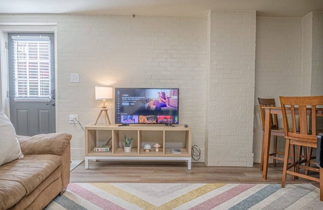 The Midtown Cozy Nook: 1BR Near Fort Moore