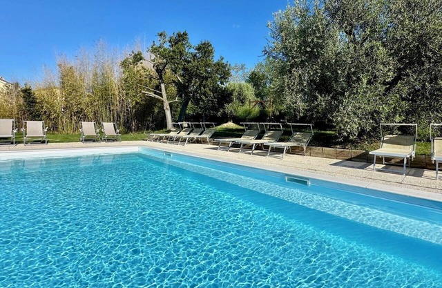 The Mimosa in historic villa with pool and air cond in Senigallia