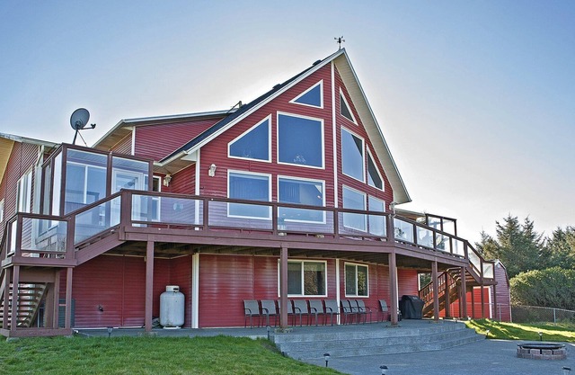 The Miramar House - Large Red Beach House in Ocean City
