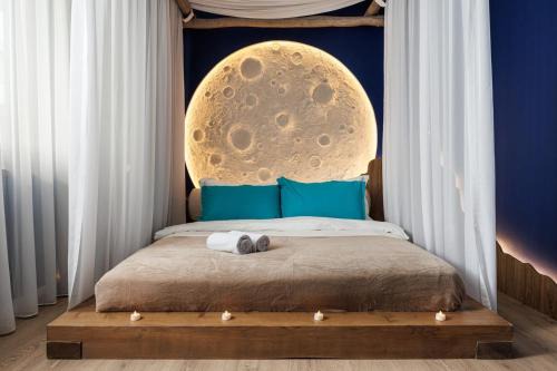 The Moon - Poiana Brasov