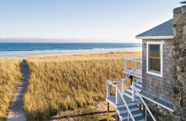 The Moonglow! A beautiful ocean view house in Biddeford!