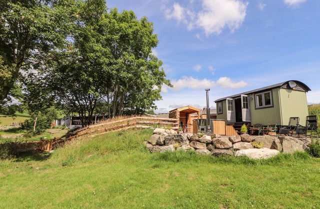 THE MOORHEN RETREAT, romantic, character holiday cottage in Trefonen