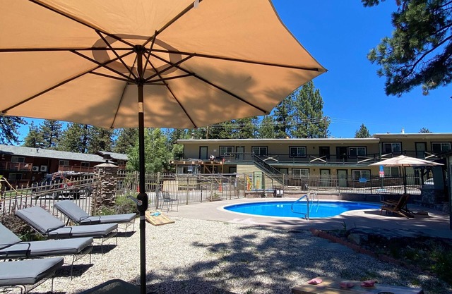 The Moose and Maple Lodge