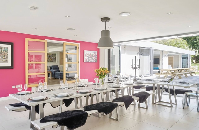 The Most Amazing House In Cheltenham/Cotswolds Ideal For Parties & Families