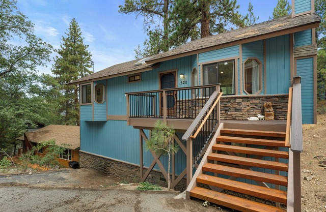 The Mountain House - Game Room, Arcade Games, Foosball, Deck, BBQ