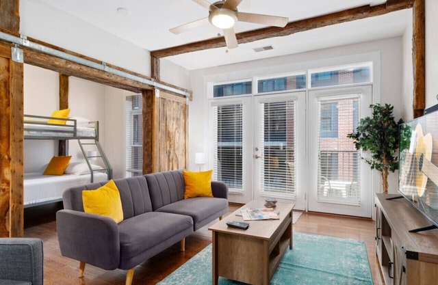 The Nashville Nook - Barn Doors & Broadway Dreams
