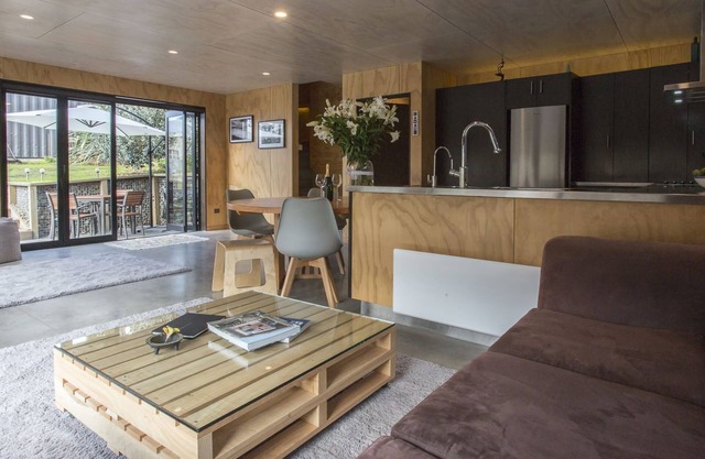 THE Natural Home Prime Fitzroy Location - PET Friendly