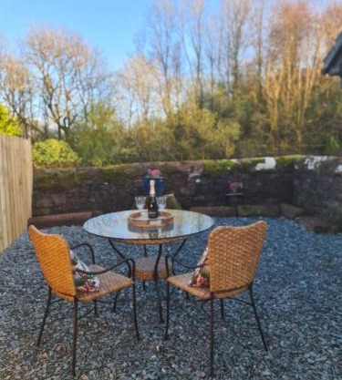 The Nest by Blake view holidays, a peaceful boutique retreat, 3 miles from Ennerdale- small twin or king bed available