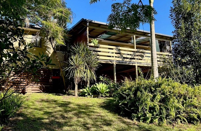 THE Nest - Central comfortable pet friendly home - 9 Dromedary Court