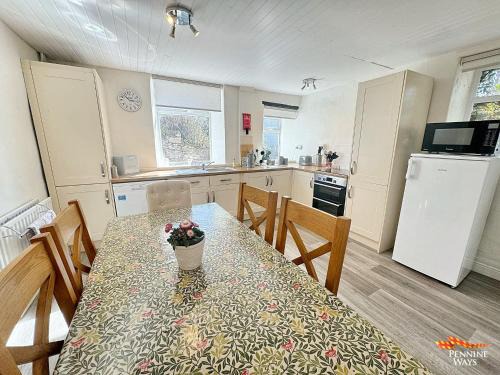 The Nookery - Cosy Cottage in the Heart of Town
