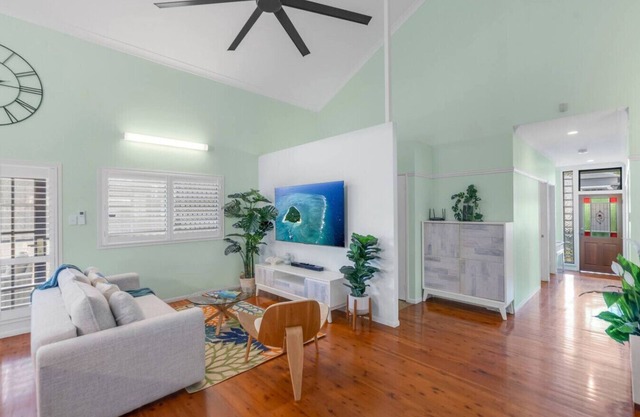 The Oasis - Charming Family Retreat on City Fringe