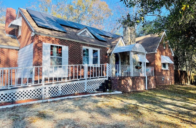 The Oasis of East Columbus - Military Friendly 4 bedroom home!