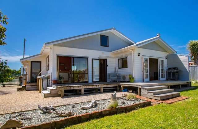 The Old Bakery - Collingwood Holiday Home
