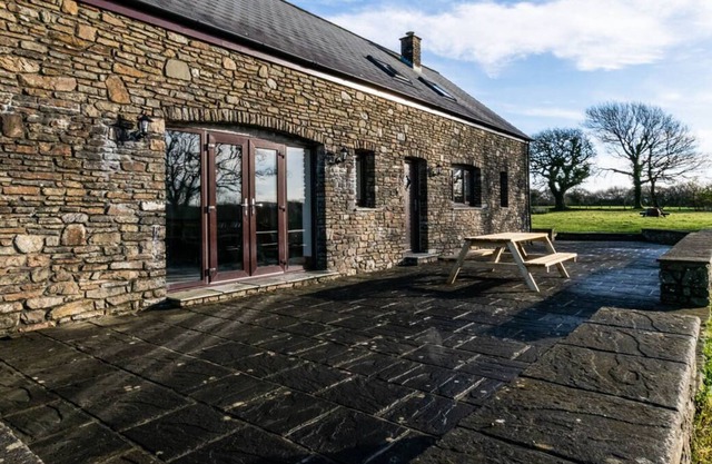 The Old Barn in Pen-clawdd