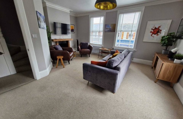 The Old Chemist - Viking Bay Getaway