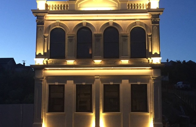 The Old Confectionery - Heritage Apartment in the Old Precinct