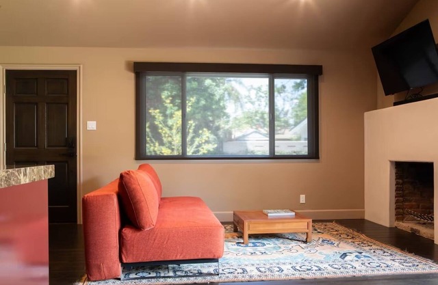 The Old New House: Stylish Home w/Private Garden