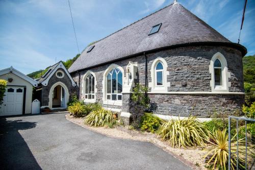 The Old School - Beautiful School House, quiet location near the coast