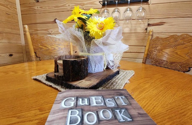 The Old West Rustic Cabin at River Ranch Resort! 103