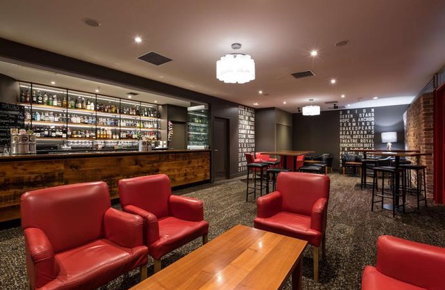 The Old Woolstore Apartment Hotel