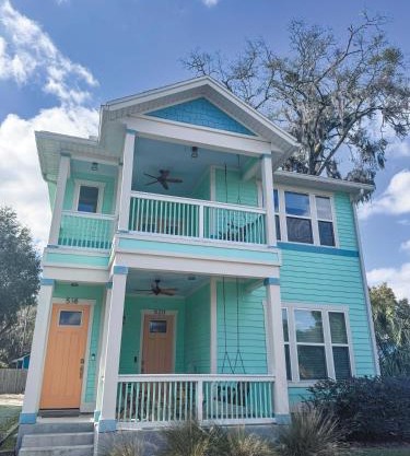 The Orange Blossom Suite Near UF Shands D-town