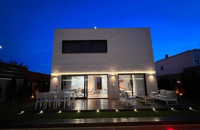 THE ORANGE HOUSE BARCELONA
