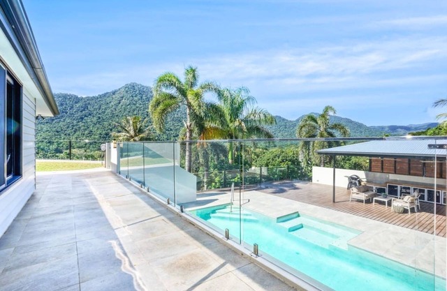 The Orchard House - Luxury Tropical Villa