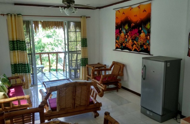 The Orchids Hillside Villa with Kitchenette