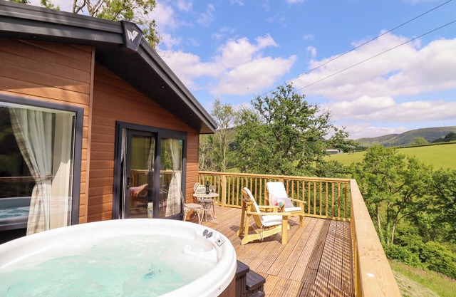 THE OWLET, family friendly, character holiday cottage in Llanidloes