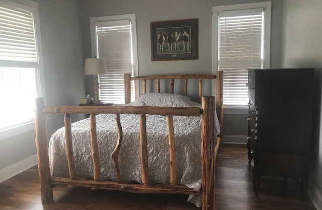 The Painted Pony Room! Pets allowed w/approval!