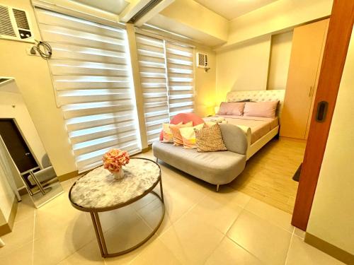The Palladium - Modern Executive Studio
