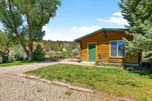 The Park Cabin at Mount Carmel Motel and RV Park