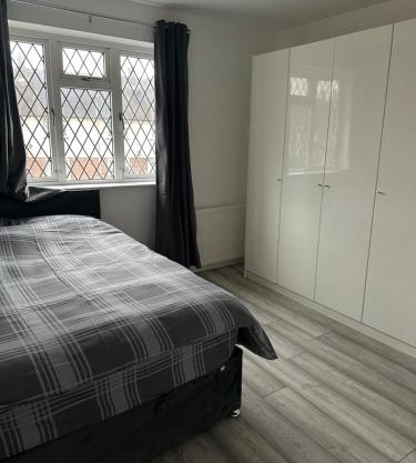 The Peacock House 7 mins from Luton airport