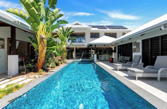 The Peony Isle Luxe Lakeside Haven with Pool and Spa
