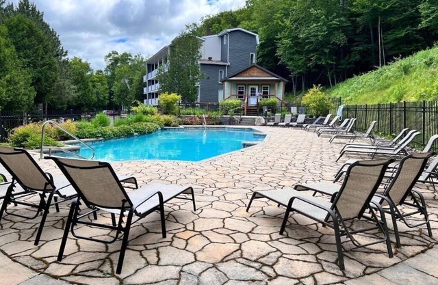 The Perfect Cozy Getaway - Stunning Views of Tremblant