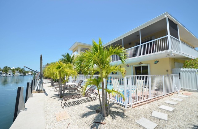 The PERFECT ESCAPE with Private Pool and Dock
