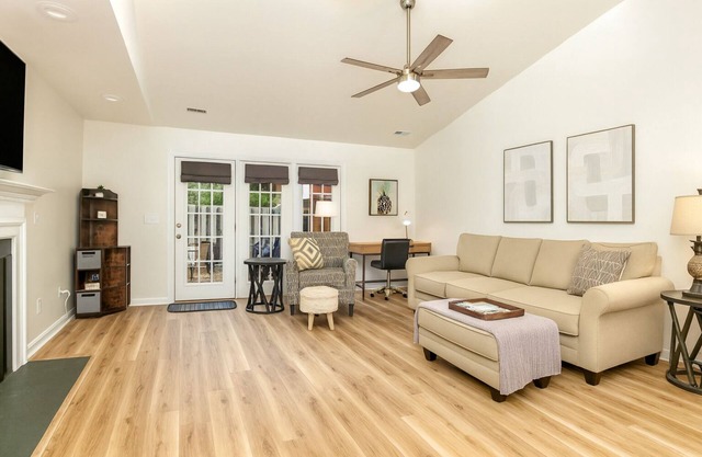 The Perky Pineapple; Quiet Ranch; 2 King Beds; Well Appointed; Centrally Located