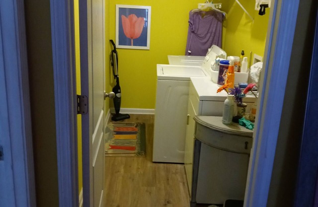 The Place to Bee: with continental breakfast