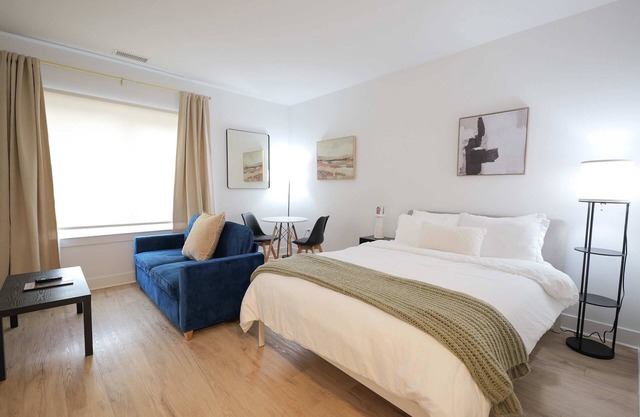 The Platinum Downtown Stamford Studio Getaway