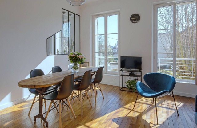 The Pleasures Menus, 3 bedroom apartment 10 minutes walk from the Castle