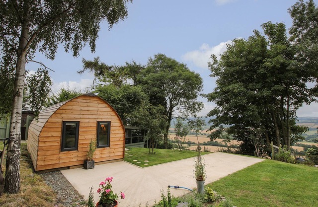 THE POD, pet friendly, character holiday cottage in Minsterley