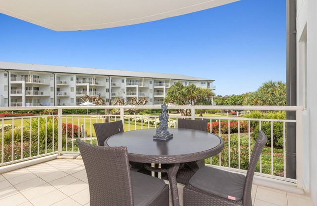 The Pool Resort Kingscliff - 2B Dual Key (6116/17) - Holiday Management Co.