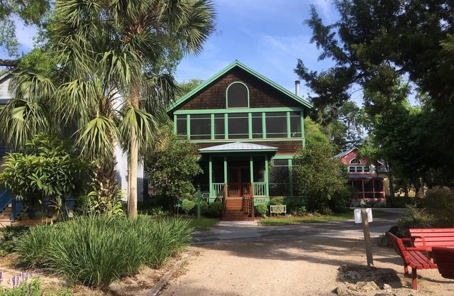 The Presidential Lodge at Steinhatchee Landing