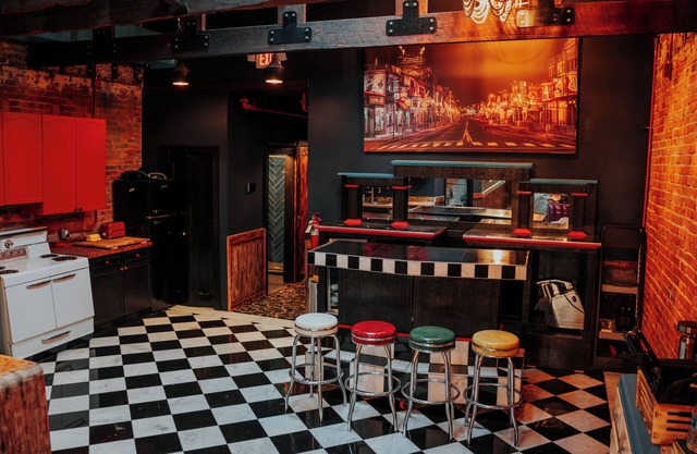 The Printers AlleyRockstar Mansion in Downtown- 8br 5bth 3 blocks from Broadway!