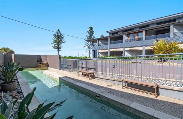 The property is fully equipped for beach life.
