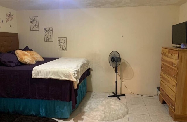 The property is located 10 minutes away from the city center.