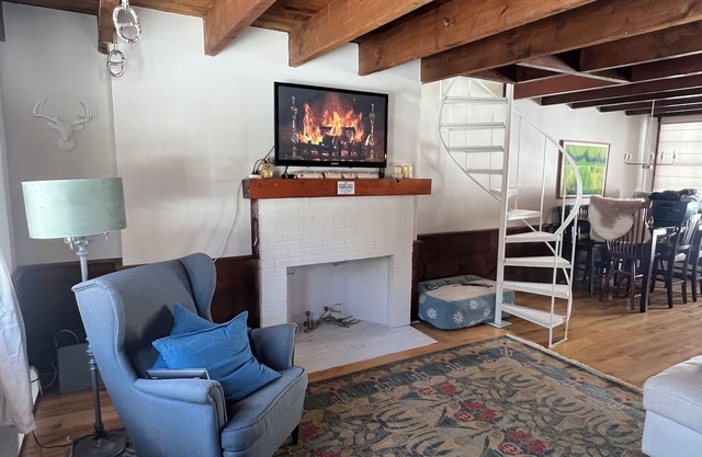 The Quechee Acorn! Cozy 2-bedroom condo near amazing amenities!