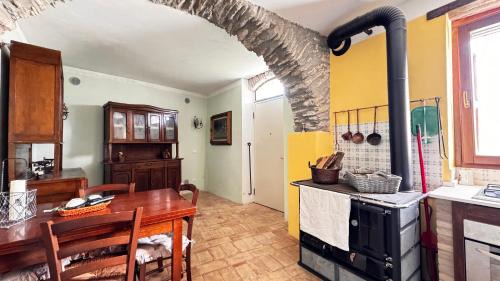 The quiet yellow house
